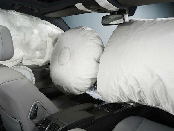 Mỹ sẽ thu hồi thêm 90 triệu túi khí hiệu Takata bị lỗi ảnh 1