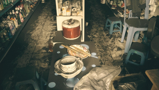 Hiện trường phủ kín bụi đen tại khu đô thị Xa La sau đám cháy lớn ảnh 5