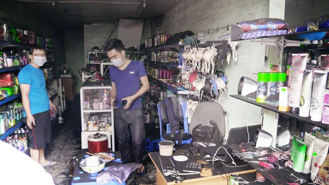 Hiện trường phủ kín bụi đen tại khu đô thị Xa La sau đám cháy lớn ảnh 3