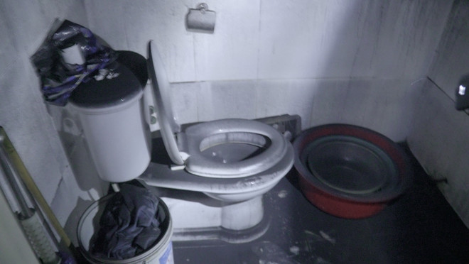 Hiện trường phủ kín bụi đen tại khu đô thị Xa La sau đám cháy lớn ảnh 8