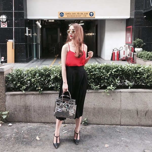 Các phong cách thời trang "thiếu vải" thời thượng của sao Việt ảnh 4