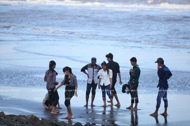 [Photo] Ghé thăm bãi biển hoang sơ và dài nhất tỉnh Trà Vinh ảnh 8