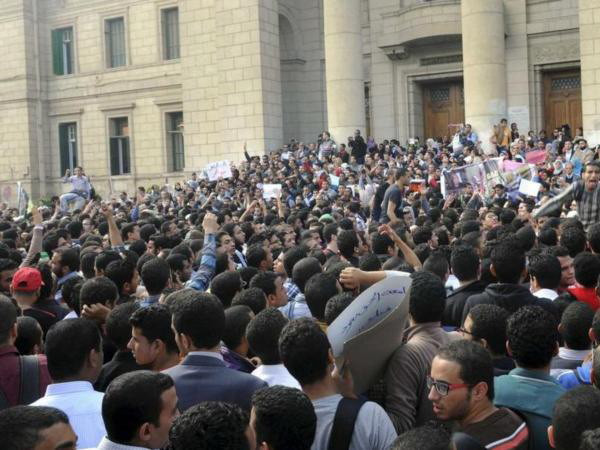 Sinh viên Ai Cập tiếp tục biểu tình trên khắp cả nước ảnh 1