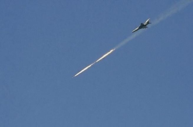 Không quân Iraq tiêu diệt 17 phiến quân xâm nhập từ Syria ảnh 1