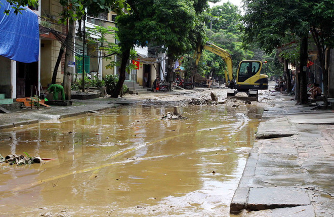 Nước sông Thao bắt đầu xuống, Yên Bái khắc phục hậu quả mưa lũ ảnh 1