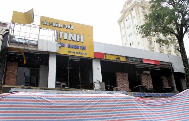 Khám nghiệm hiện trường, điều tra nguyên nhân vụ nổ nhà hàng ở Nghệ An ảnh 1