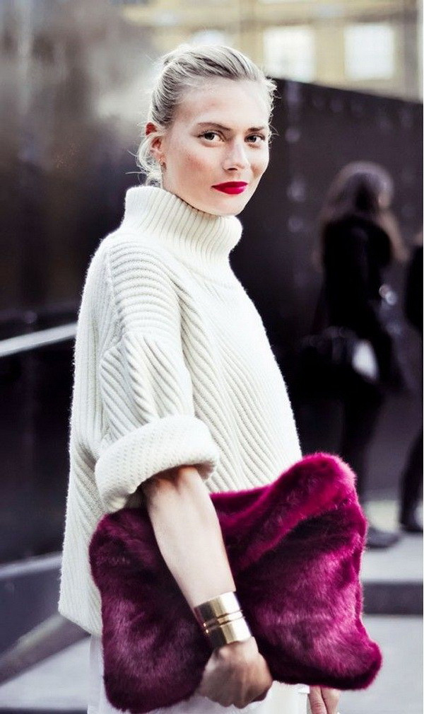 Ví cầm tay lông thú ấm áp và sành điệu cho quý cô mùa lạnh ảnh 2