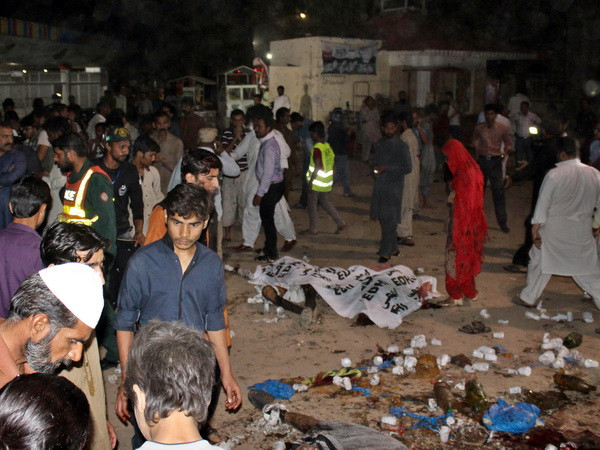 Pakistan mở chiến dịch truy lùng kẻ đánh bom liều chết ở Lahore ảnh 1