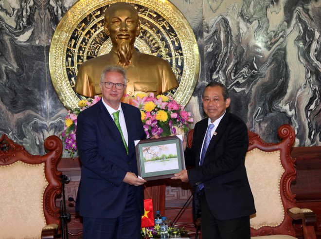 Chánh án Trương Hòa Bình tiếp Bộ trưởng Bộ Tư pháp Hungary ảnh 1