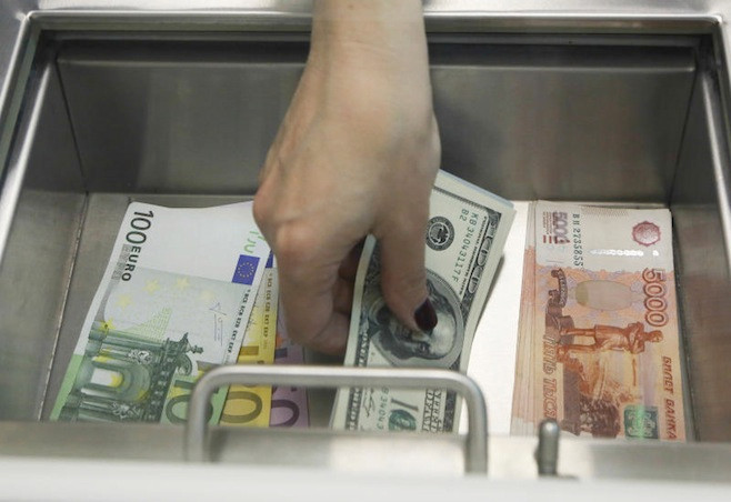 Hội đồng An ninh Liên bang Nga đề xuất hạn chế dùng ngoại tệ ảnh 1