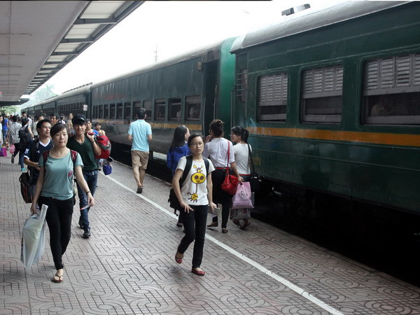 Tăng đôi tàu chạy tuyến Hà Nội-Đồng Hới và ngược lại ảnh 1