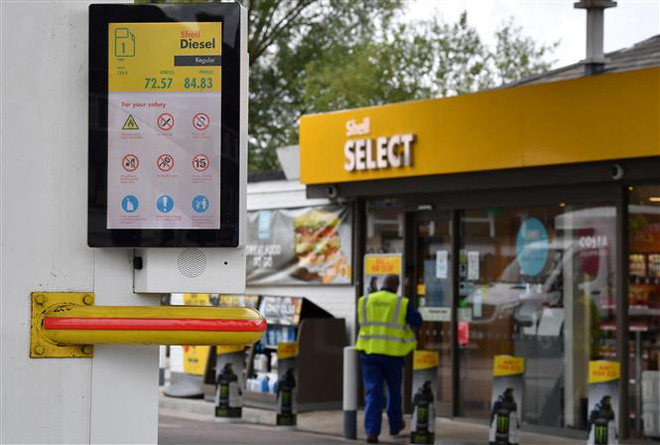 Giá vàng thế giới đi lên, giá dầu giảm trong phiên giao dịch 1/12 ảnh 2