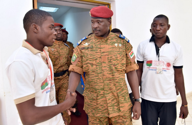 Chính quyền quân sự Burkina Faso đồng ý khôi phục hiến pháp ảnh 1