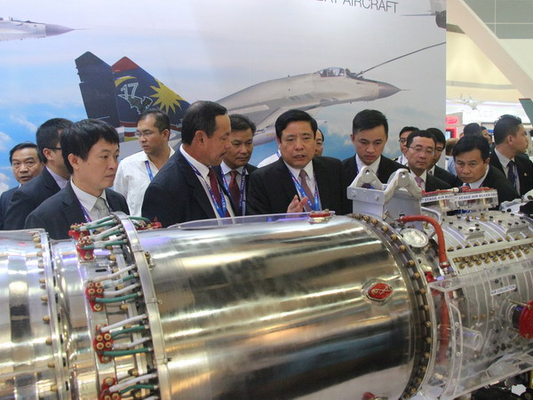 [Video] Việt Nam tham dự Triển lãm Hàng không và Hàng hải quốc tế ảnh 1