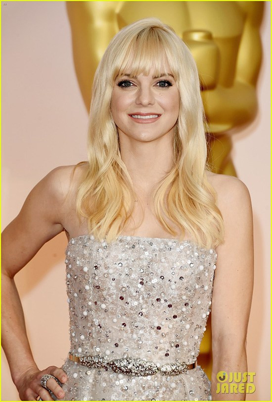 Phong cách trang điểm đơn giản "gây sốt" tại thảm đỏ Oscar ảnh 1