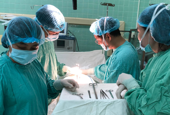 Đêm Giao thừa đầy cảm xúc tại Bệnh viện Trung ương Huế ảnh 1