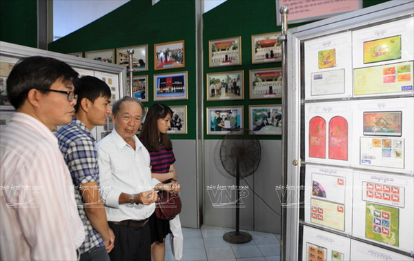 Thú vui những ngày đầu năm: Sưu tầm các loại tem tất niên ảnh 3