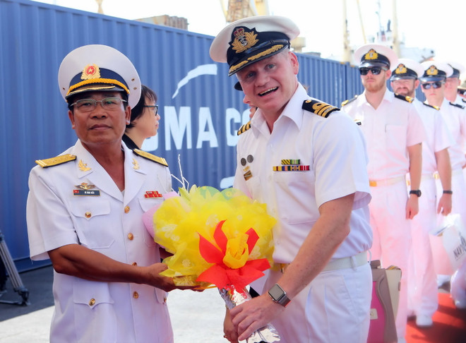 Tàu tiếp dầu Hải quân Australia thăm hữu nghị thành phố Đà Nẵng ảnh 2