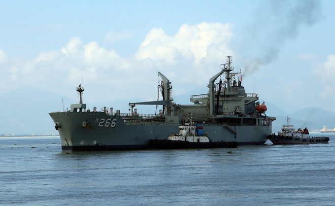 Tàu tiếp dầu Hải quân Australia thăm hữu nghị thành phố Đà Nẵng ảnh 1