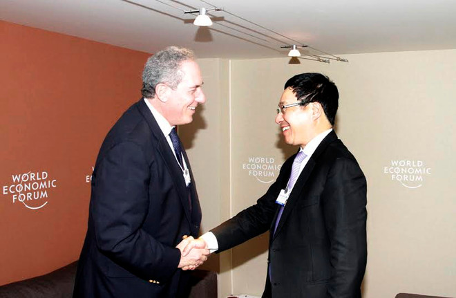 Phó Thủ tướng Phạm Bình Minh tiếp xúc bên lề WEF 2015 ảnh 1