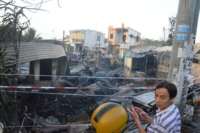 Đồng Tháp: Hỏa hoạn thiêu rụi 8 gian hàng tại chợ Tân Tịch ảnh 1