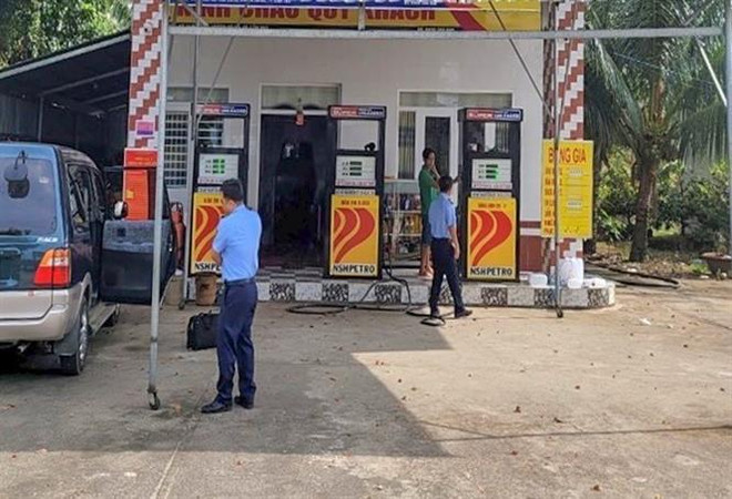 Cần Thơ phạt cây xăng tự ý tăng giá bán không đúng thời điểm quy định ảnh 1