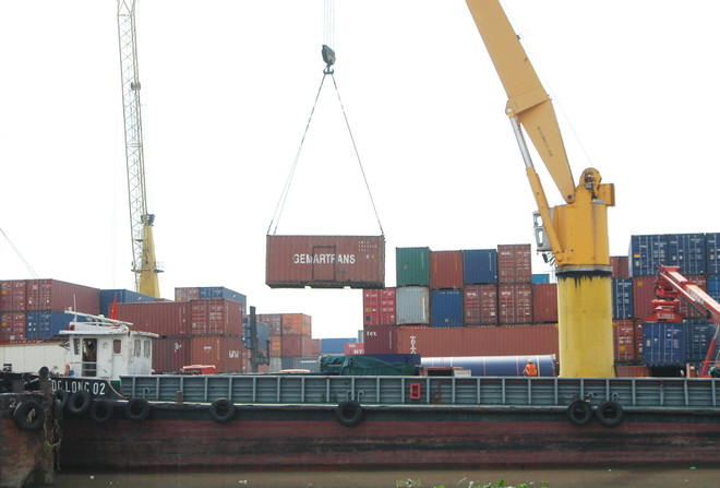 27 container rượu nhập khẩu “bỏ quên” tại cảng ICD Phước Long ảnh 1