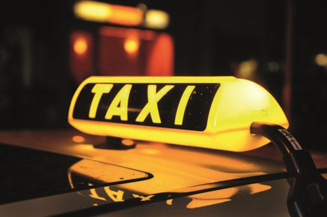 Bạc Liêu thưởng "nóng" tài xế hỗ trợ sản phụ sinh con trên xe taxi ảnh 1