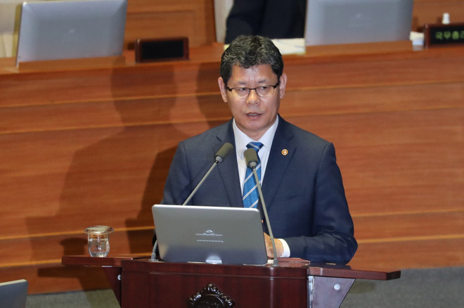 Bộ trưởng Thống nhất Hàn Quốc Kim Yeon-chul phát biểu tại Seoul, ngày 27/9/2019. (Nguồn: Yonhap/ TTXVN) Mỹ có thể đang cân nhắc các lựa chọn đàm phán với Triều Tiên ảnh 1