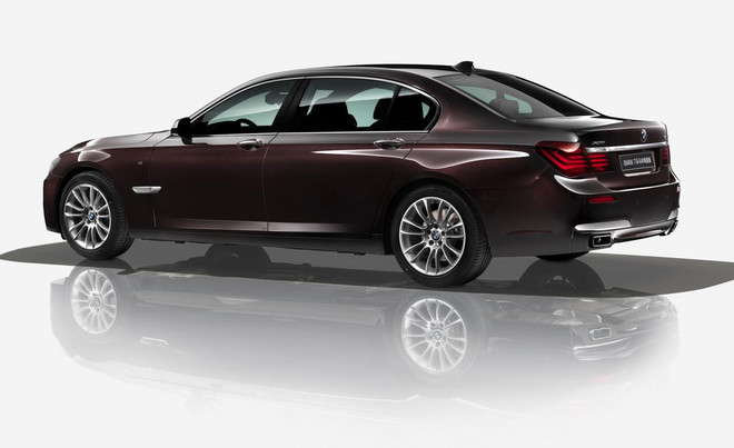BMW 7-Series Horse Edition dành cho thị trường Trung Quốc ảnh 1