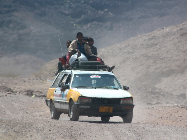 Saudi Arabia khẳng định sẽ can thiệp quân sự tới cùng tại Yemen ảnh 1