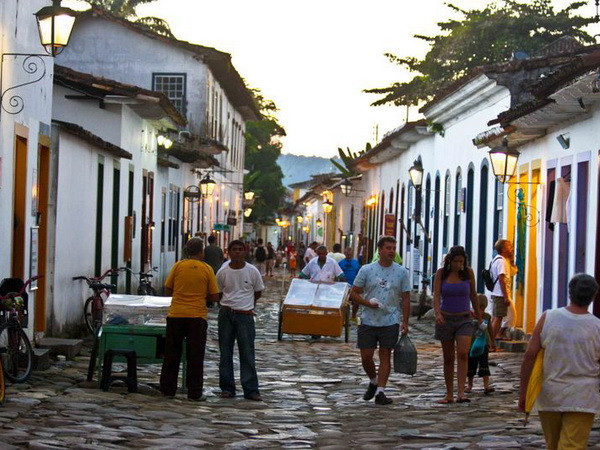 Brazil trải qua giai đoạn kinh tế kém nhất trong 25 năm qua ảnh 1