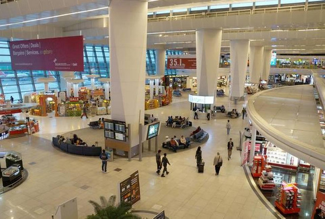 Nhà ga sân bay quốc tế Delhi. (Nguồn: Getty Images) Ấn Độ: Sân bay Delhi bị đe dọa đánh bom gây gián đoạn hoạt động ảnh 1