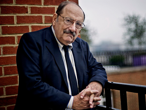 Tác giả tiểu thuyết "Tên của hoa hồng" qua đời ở tuổi 84 ảnh 1