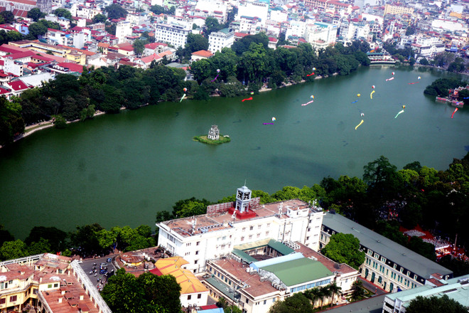 Khu vực hồ Hoàn Kiếm thuộc khu vực cấm quảng cáo ngoài trời ảnh 1