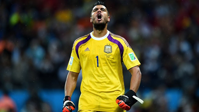 Thư Brazil: Có một thủ môn kỳ lạ, một trung vệ vĩ đại ảnh 1