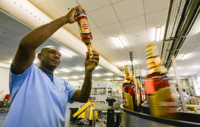 Mỹ trao quyền đăng ký thương hiệu rượu rum Havana Club của Cuba ảnh 1