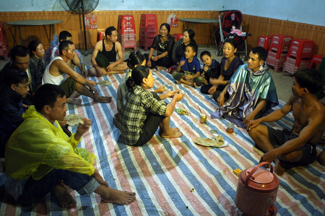 Mưa lũ ở Miền Trung: Hà Tĩnh ngập sâu trong biển nước ảnh 9