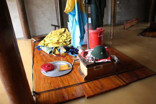 Mưa lũ ở Miền Trung: Hà Tĩnh ngập sâu trong biển nước ảnh 2