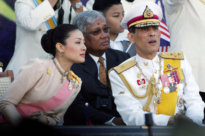 Nỗi lo người kế vị ngai vàng Thái Lan sau khi Nhà Vua băng hà ảnh 3