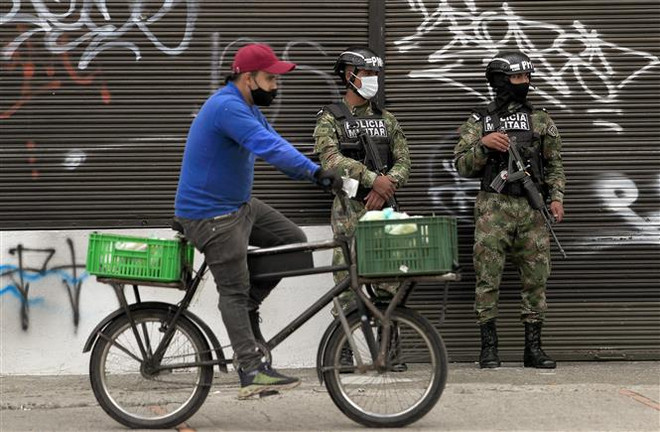 Ảnh minh họa. (Ảnh: AFP/TTXVN) Colombia giải cứu 19 con tin do các tay súng FARC bắt giữ ảnh 1