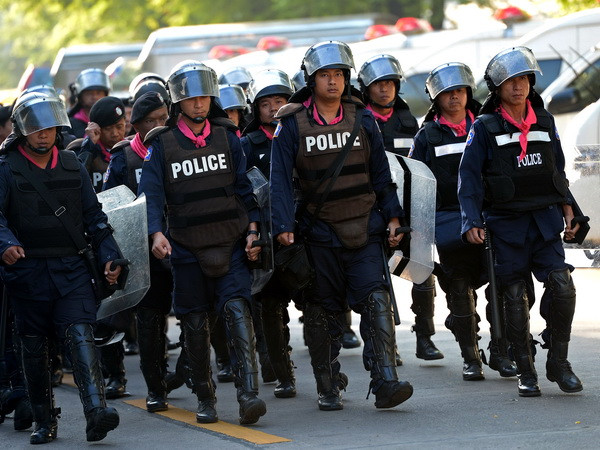 Cảnh sát Thái Lan sử dụng hơi cay để giải tán biểu tình ảnh 1