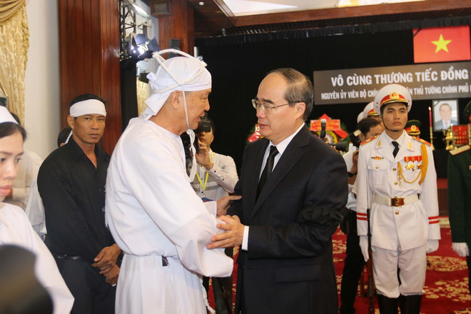 Hơn 100.000 người đã đến viếng nguyên Thủ tướng Phan Văn Khải ảnh 1