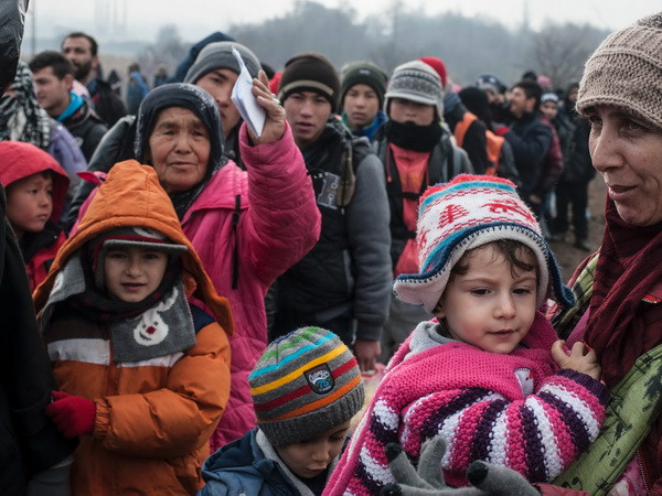 Đức nói đề nghị nổ súng vào người tị nạn là "vô nhân đạo và lố bịch" ảnh 1