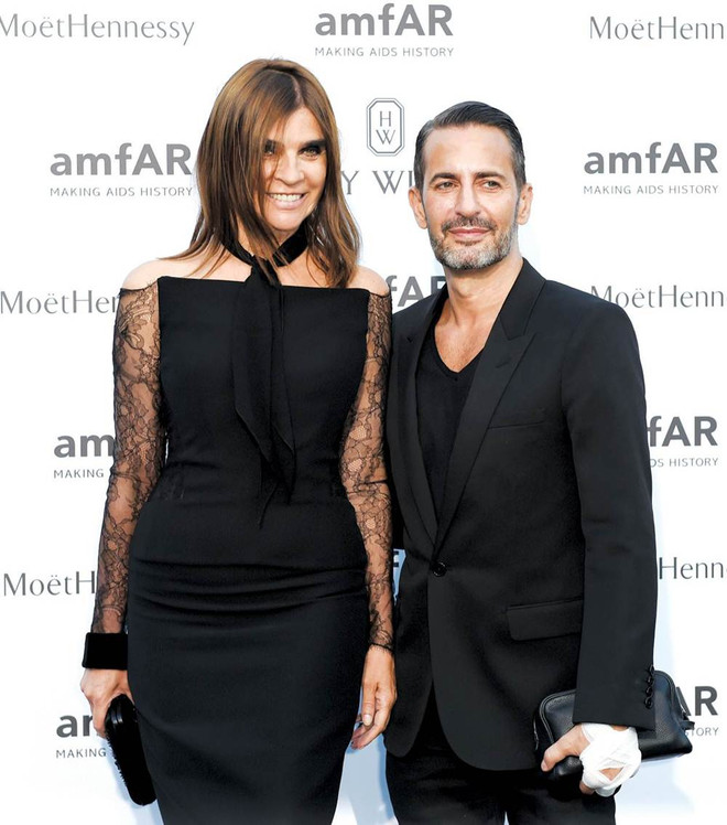 Diện mạo làng thời trang thế giới thay đổi do "cơn bão sáp nhập" ảnh 4