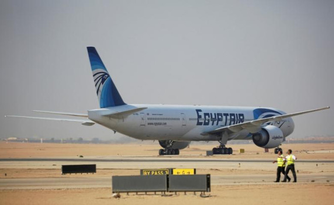 Mỹ bỏ lệnh cấm các thiết bị điện tử trên các chuyến bay của EgyptAir ảnh 1