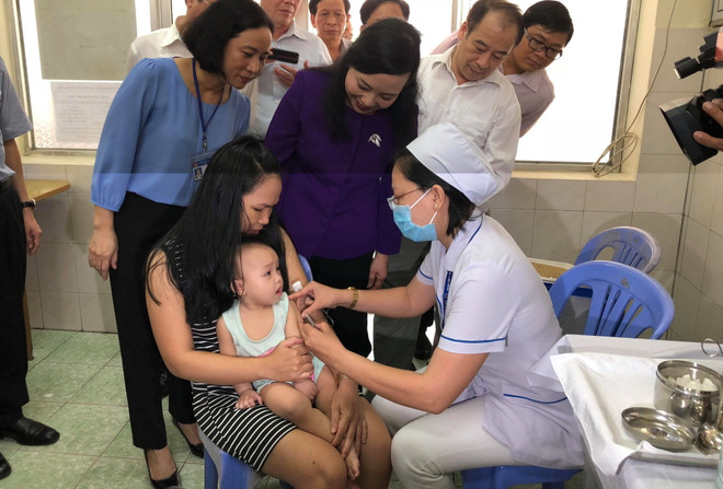 Phát động chiến dịch phòng, chống dịch bệnh tay chân miệng, sởi ảnh 1