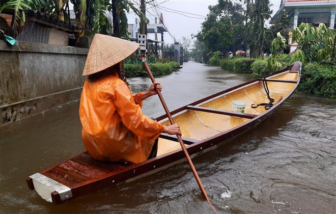 Trung Bộ: Mưa lớn kéo dài đến ngày 25/10, nguy cơ lở đất ở vùng núi ảnh 2