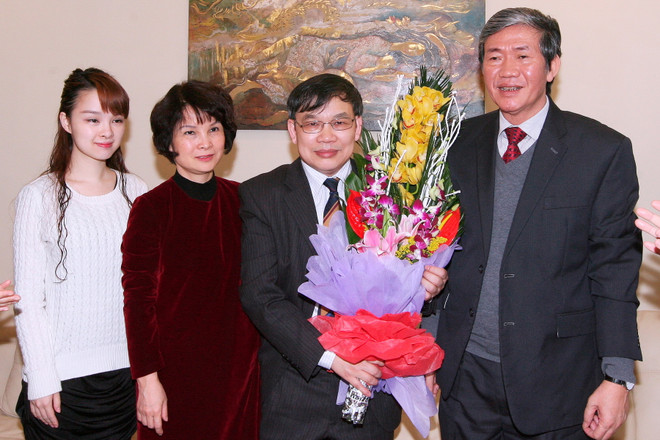 Trưởng ban Tuyên giáo TW chúc Tết trí thức, văn nghệ sỹ tiêu biểu ảnh 1