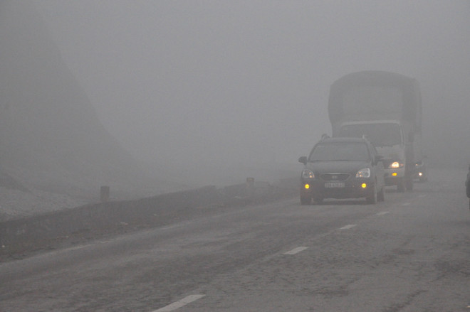 Miền Bắc sương mù xuất hiện vào sáng sớm, ngày nắng ảnh 1